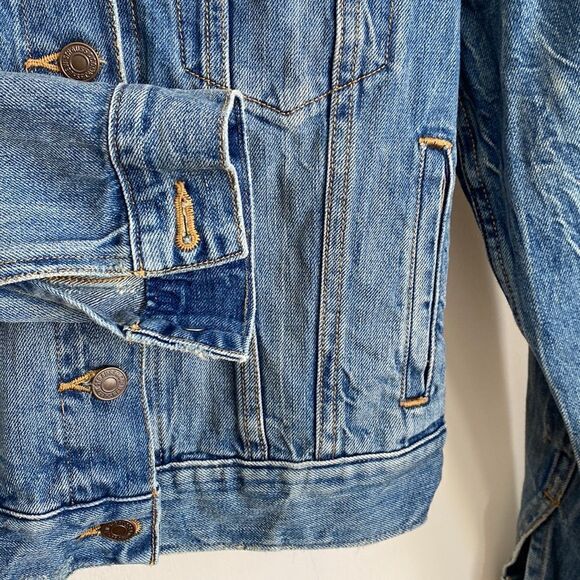 Levi's Jean Jacket   - Picture 8 of 13